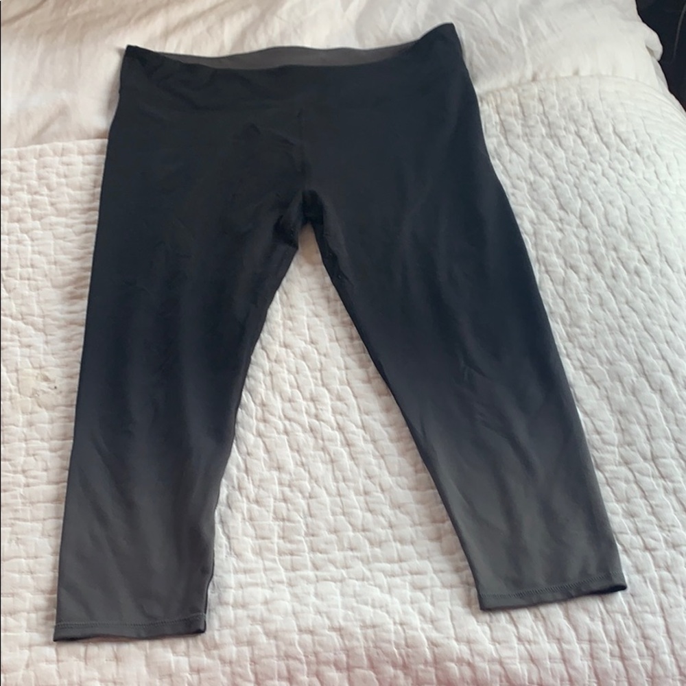 Fabletics Capri Workout Leggings